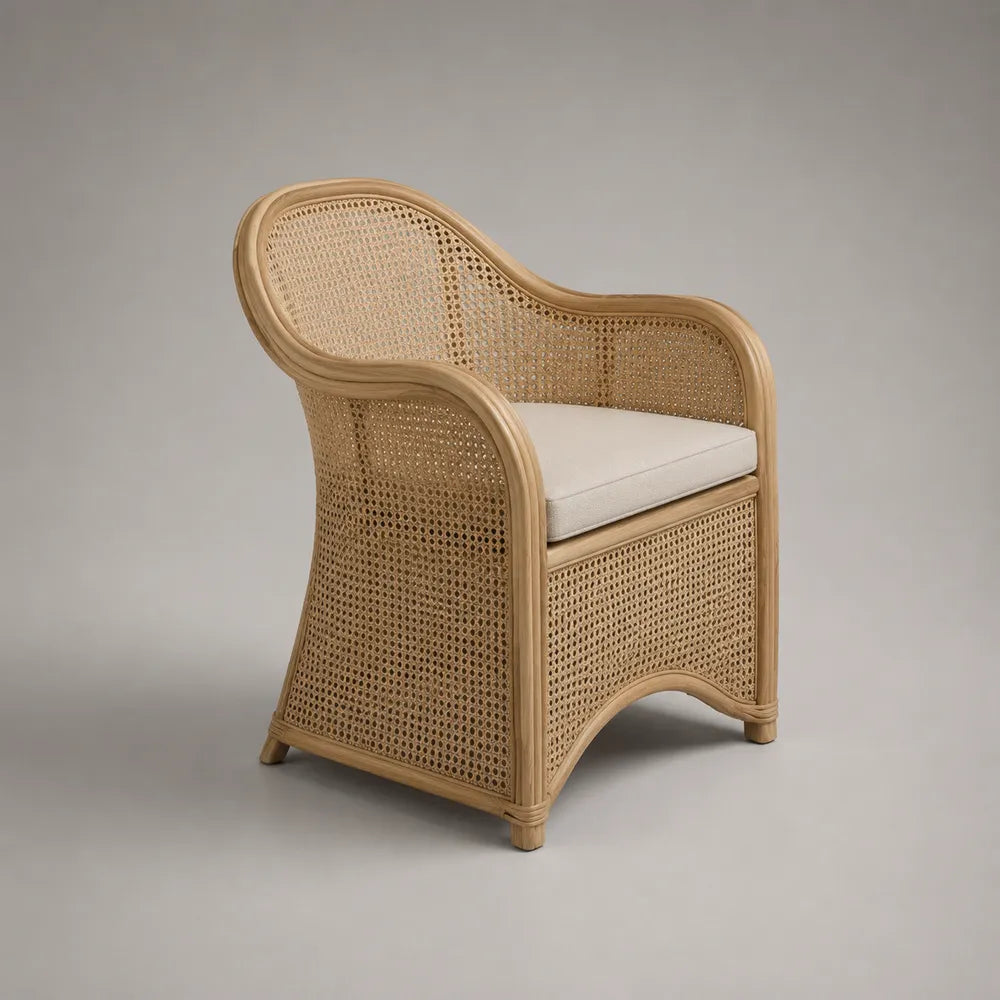 Fauteuil en rotin naturel tressé avec coussin en tissu polyester beige et accoudoirs 75 x 80 x 90 cm